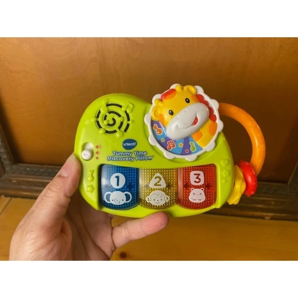 VTech Tummy Time Discovery Pillow Replacement Toy Giraffe Music Lights Working